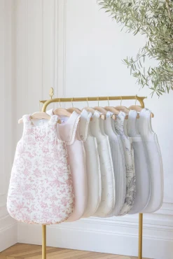 Gigoteuse T1 Imprimé inspiration Toile de Jouy rose