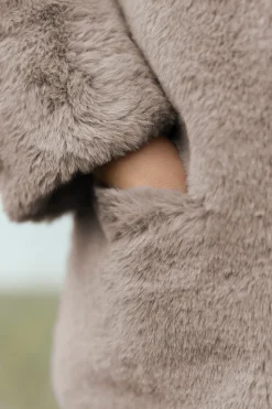 Manteau Taupe imitation fourrure