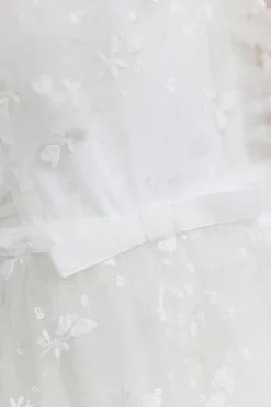 Robe Ecru en voile brodé