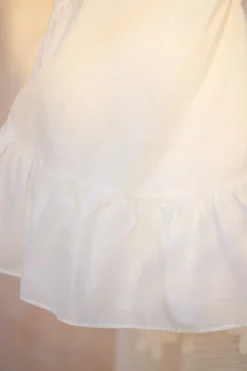 Robe de Baptême Écru détails dentelle et Volants